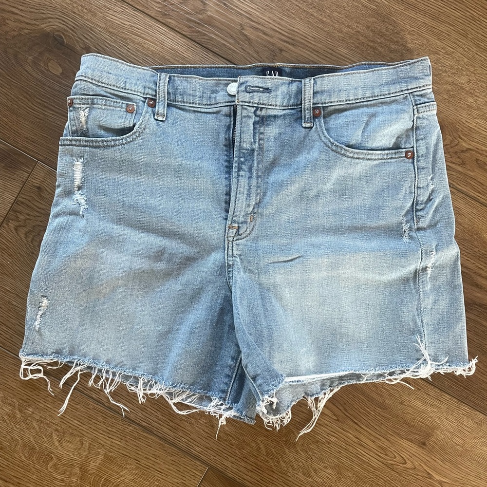 GAP Women’s High Rise Jean Shorts - Size 31T